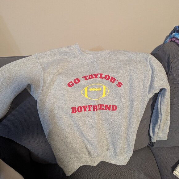 Go Taylor's Boyfriend Youth Sweatshirt - Picture 1 of 1
